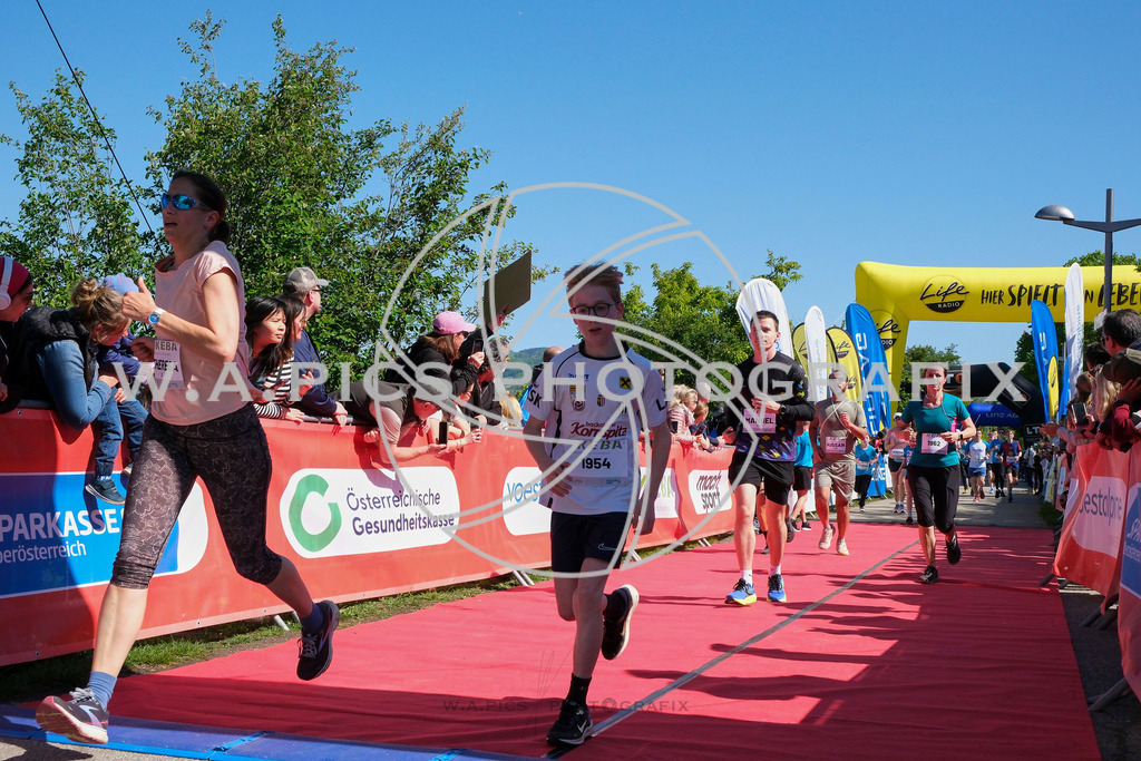 ..... | LINZ,AUSTRIA,27.April 24, Int. 3 Brückenlauf Linz  , Image shows: Photo: WAPICS / Michael ring