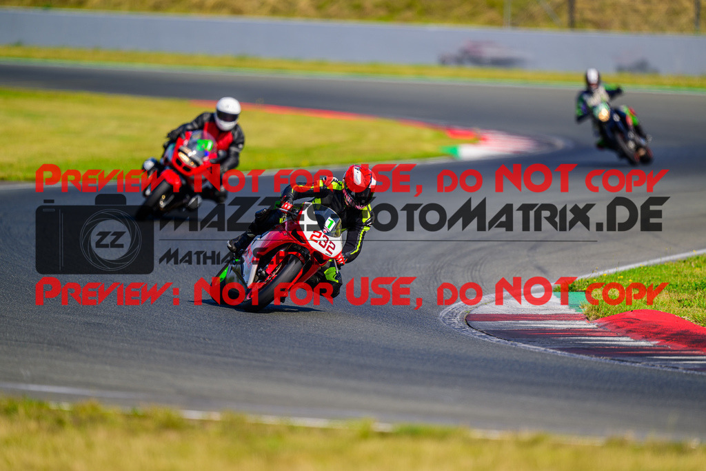 MaZZes_FotoMatrix_240725_6007705_8672 | GRUEN