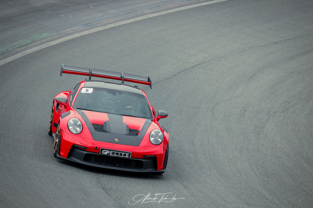 R6PZ0352 _Alexander Tschuncky | Entdecken Sie die faszinierende Welt von Alexander Tschuncky Arts: Kreative Fotografie, atemberaubende Automobilkunst und hochwertiger Bilderdruck. Lassen Sie sich inspirieren! - Realisiert mit Pictrs.com