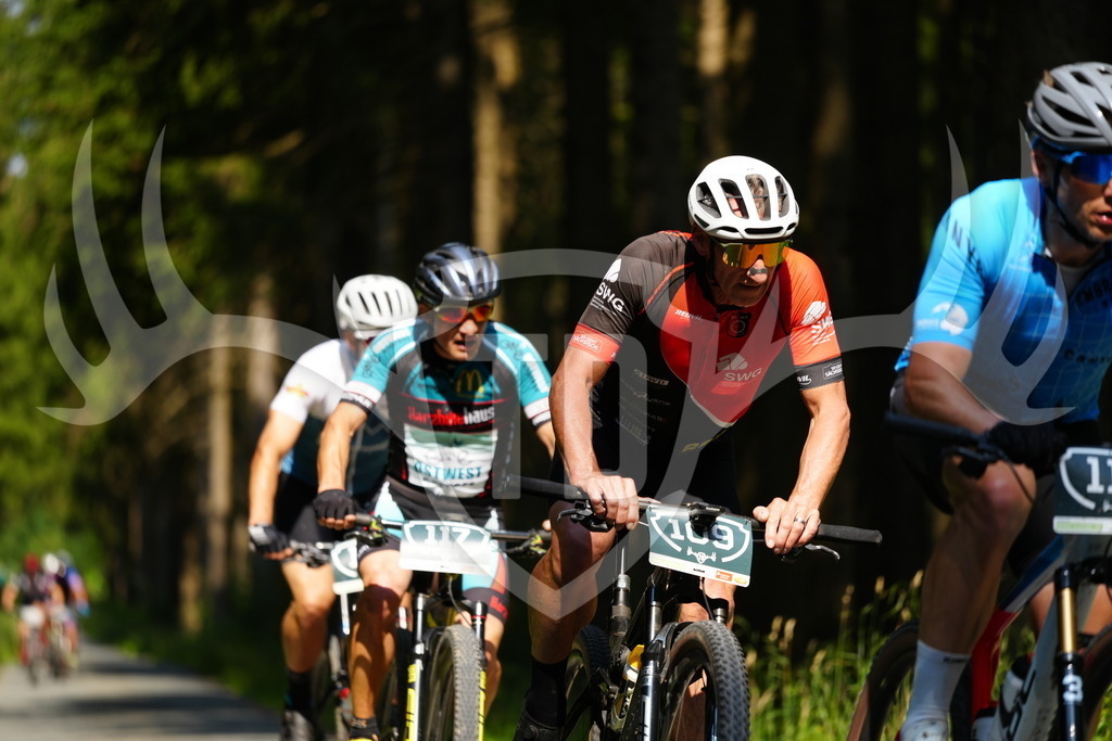FC102551 | Fotogalerie der Treibjagd im Dunkelwald - Dein MTB Etappenrennen im Erzgebirge - Realisiert mit Pictrs.com