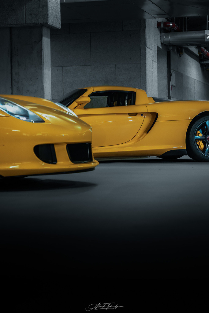 Carrera GT Double Trouble | Entdecken Sie die faszinierende Welt von Alexander Tschuncky Arts: Kreative Fotografie, atemberaubende Automobilkunst und hochwertiger Bilderdruck. Lassen Sie sich inspirieren! - Realisiert mit Pictrs.com