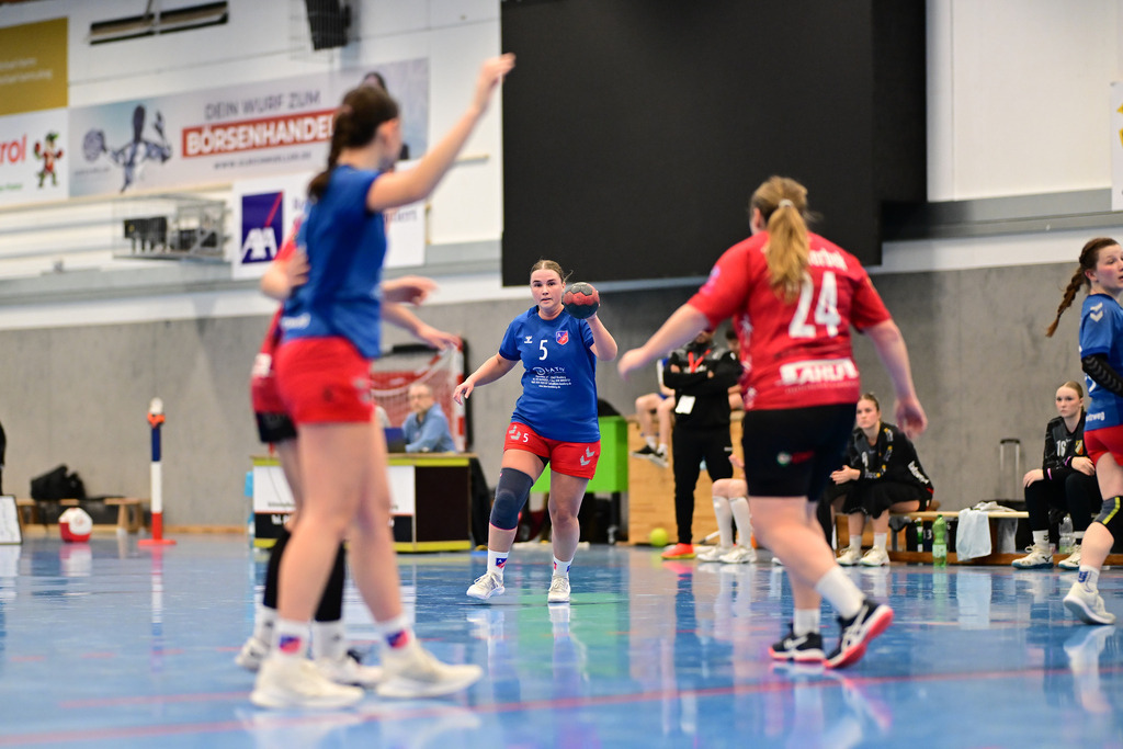 Handball I Frauen I Saison 2024-2025 I Oberliga I 13. Spieltag I TSV Ellerbek - Ahrensburger TSV | Der Sportfotograf. - Realisiert mit Pictrs.com