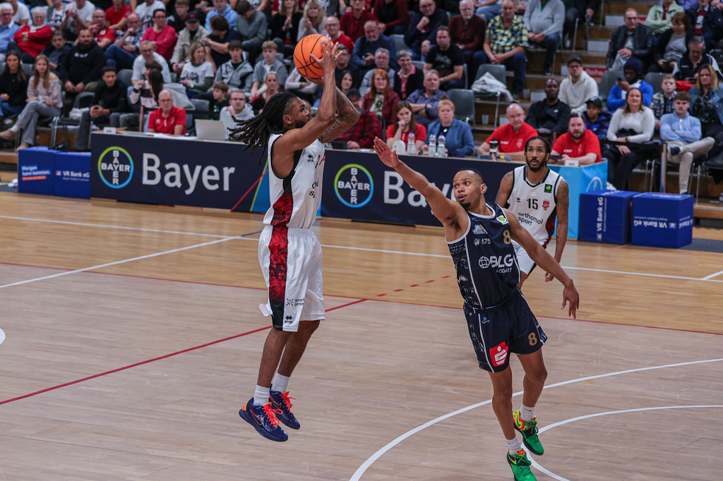 Pro A BAYER GIANTS vs Eisbären Bremerhaven-48 | Fotos von Basketballspielen aus dem Raum NRW fotografiert von Gero Mueller-Laschet und Daniel Schaefer - Realized with Pictrs.com
