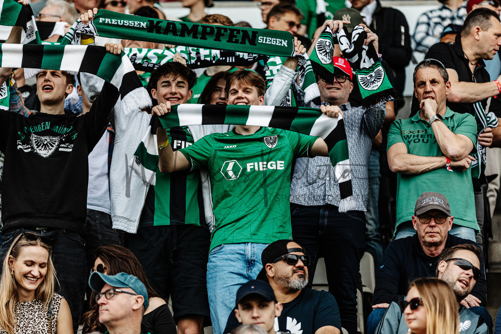 3. Liga, Saison 2023/24, 32. Spieltag: SC Preußen Münster - Jahn Regensburg | Münster, 06.04.2024: 3. Liga, 32. Spieltag, SC Preußen Münster gegen Jahn Regensburg im LVM-Preußenstadion in Münster. Foto: sportfotografie.ms | Markus Paletta - Realisiert mit Pictrs.com