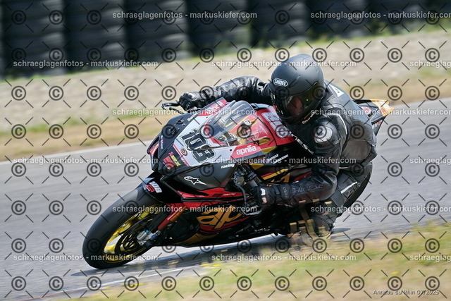 25bt04-1520 | markuskiefer.com - Realisiert mit Pictrs.com
