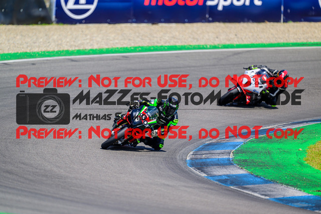 MaZZes_FotoMatrix_240615_1054 | WEISS