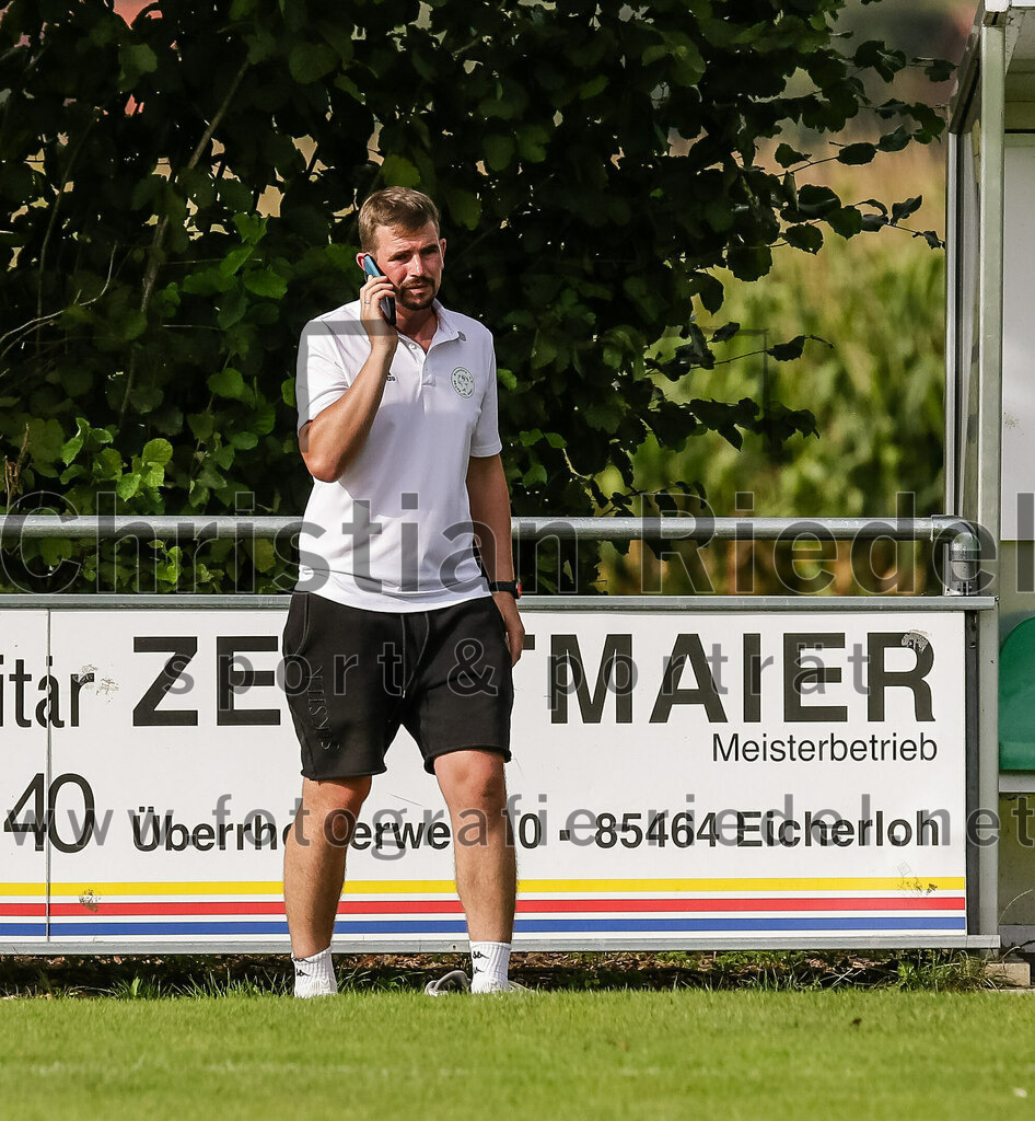 2023-09-17_082_SpVgg_Neuching_gegen_FC_Langenpreising | Neuching, Deutschland, 17.09.2023:
Fußball, A-Klasse 2023 / 2024, 7. Spieltag, SpVgg Neuching gegen SpVgg Langenpreising, Endergebnis: 5:1

Trainer Robert Edlfurtner (SpVgg Neuching)

Foto: Christian Riedel / fotografie-riedel.net