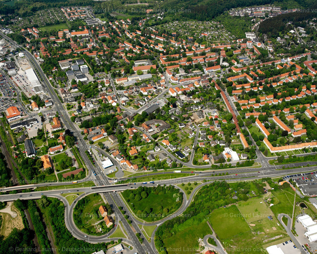 2638039 | BAD Salzgitter 09.06.2006 Wohngebiet der Mehrfamilienhaussiedlung  in Bad im Bundesland Niedersachsen, Deutschland // Residential area of the multi-family house settlement  in Bad in the state Lower Saxony, Germany Foto: Gerhard Launer