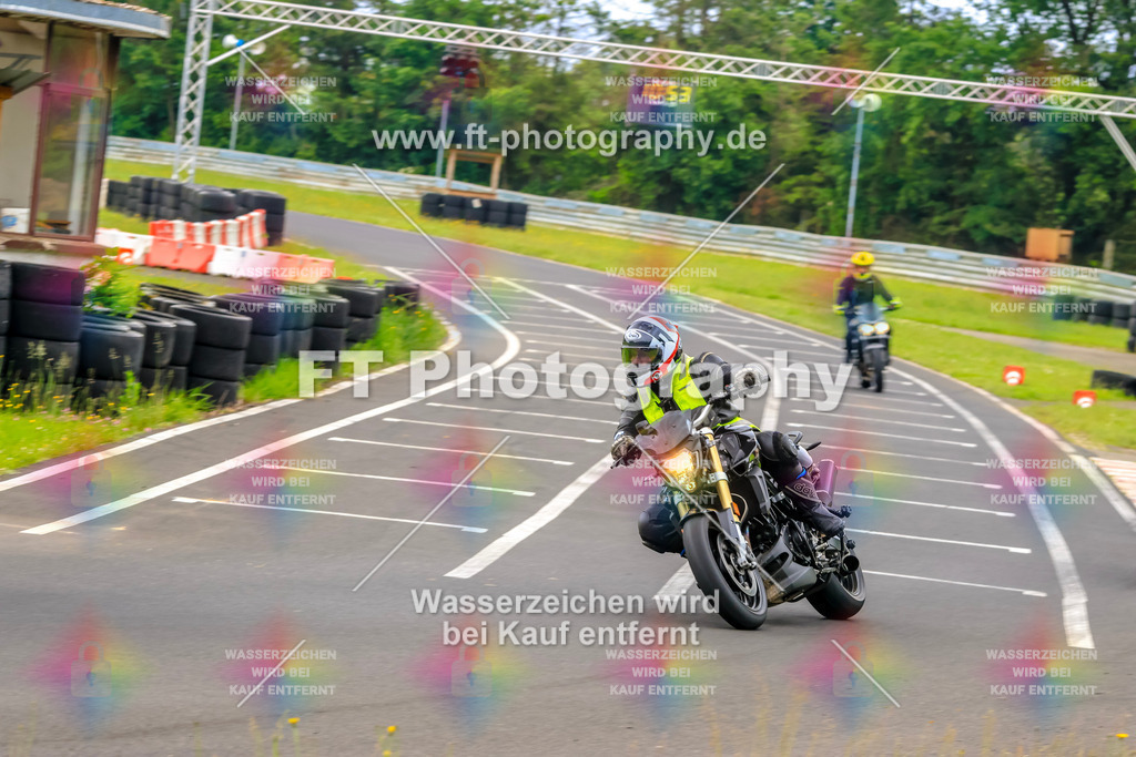 VBK-7720 | Hier findet Ihr Bilder von Touristenfahrten auf der Nürburgring Nordschleife oder von anderen Veranstaltungen die ich besucht habe. Viel Spass beim Durch Schauen 