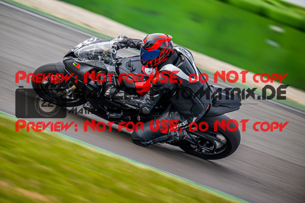 MaZZes_FotoMatrix_230410_6205 | ROT