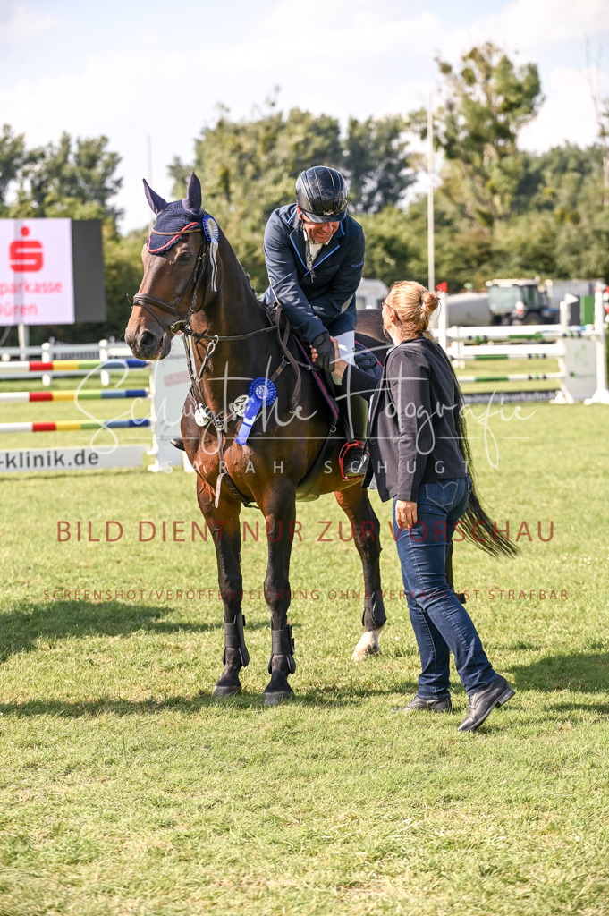 Schugtsche-Düren.2024-10.Springprf.M_-88 | Schugtsche Fotografie - Realisiert mit Pictrs.com