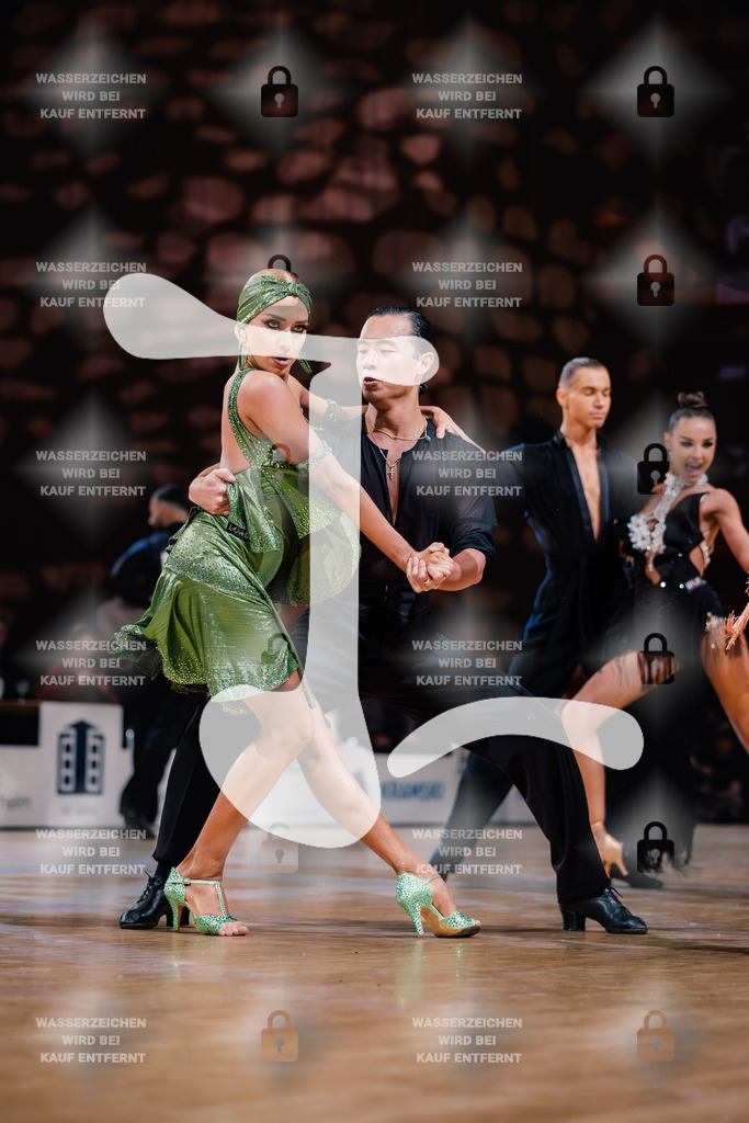 Goldstadtpokal 2025 - WDSF World Open Latin 3rd (2) Winson Tam _ Anastasia Novikova (Hong Kong)-2025-01-25-7562 | Webshop for digital downloads and prints of dance sport, event & show photographer Julian Link - Realisiert mit Pictrs.com