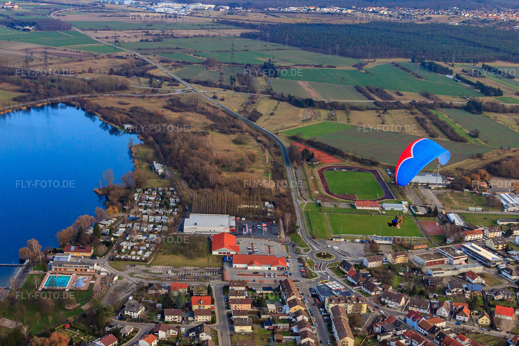 Luftbild: Freyersee des ASV Philippsburg, Sportplätze des SV Philippsburg und TV Philippsburg in Philippsburg im Bundesland Baden-Württemberg in Deutschland. Foto: IMG_48594.jpg vom 14.01.2012 durch Werner Riehm/FLY-FOTO.deWWW.ASV-PHILIPPSBURG.DE