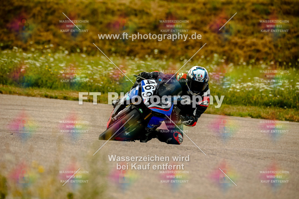 Chambley Juli-0765 | Hier findet Ihr Bilder von Touristenfahrten auf der Nürburgring Nordschleife oder von anderen Veranstaltungen die ich besucht habe. Viel Spass beim Durch Schauen 