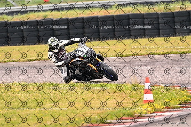 25bt02-0141 | markuskiefer.com - Realisiert mit Pictrs.com