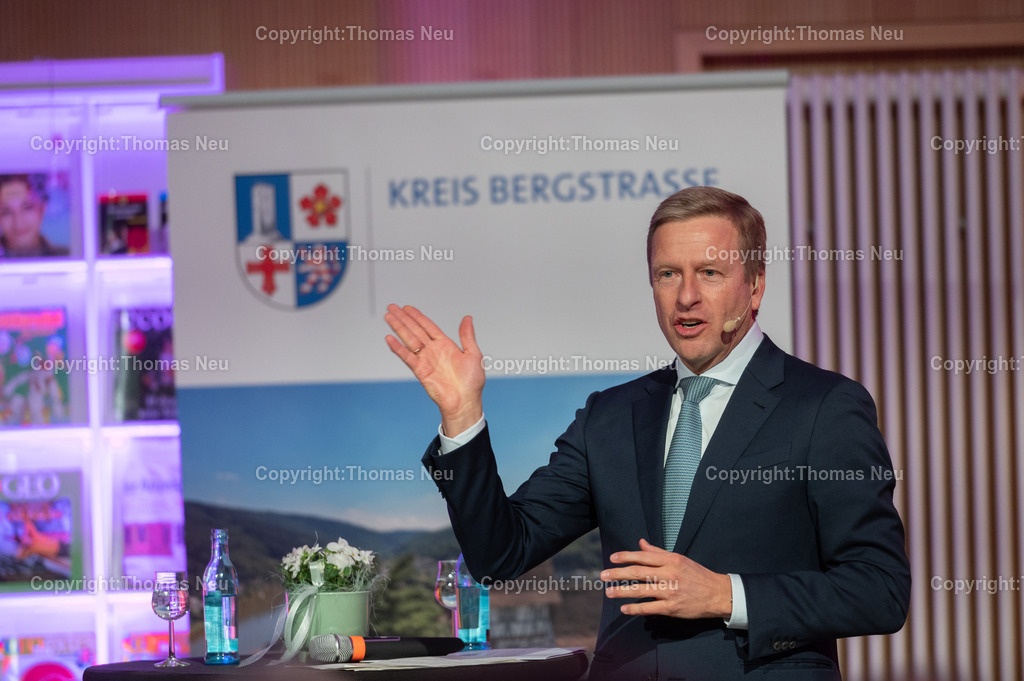 DSC_8967 | Am 8.März 2024 wurde Oliver Zipse  Vorstandsvorsitzender der BMW AG. zum Botschafter der Bergstraße ernannt, die Feier fand in seiner ehemaligen Schule dem Alten Kurfürstlichen Gymnasium in Bensheim statt, 