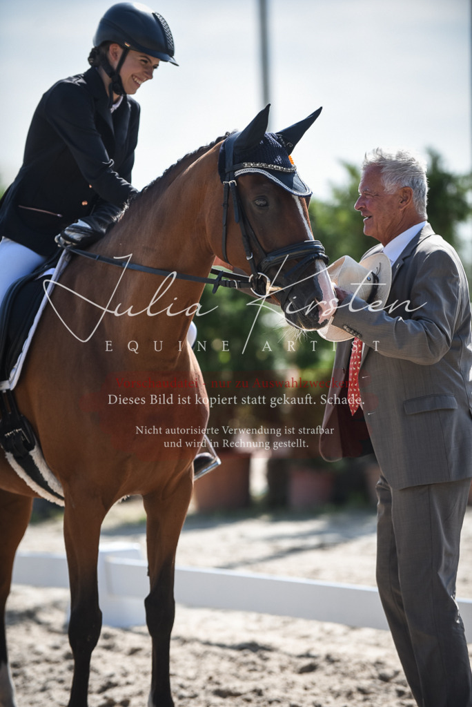 DSC_8748 | Pferde- und Turnierfotografie in Westsachsen. Pferdeportraits, Auftragszeichnungen und intuitive Kunst.