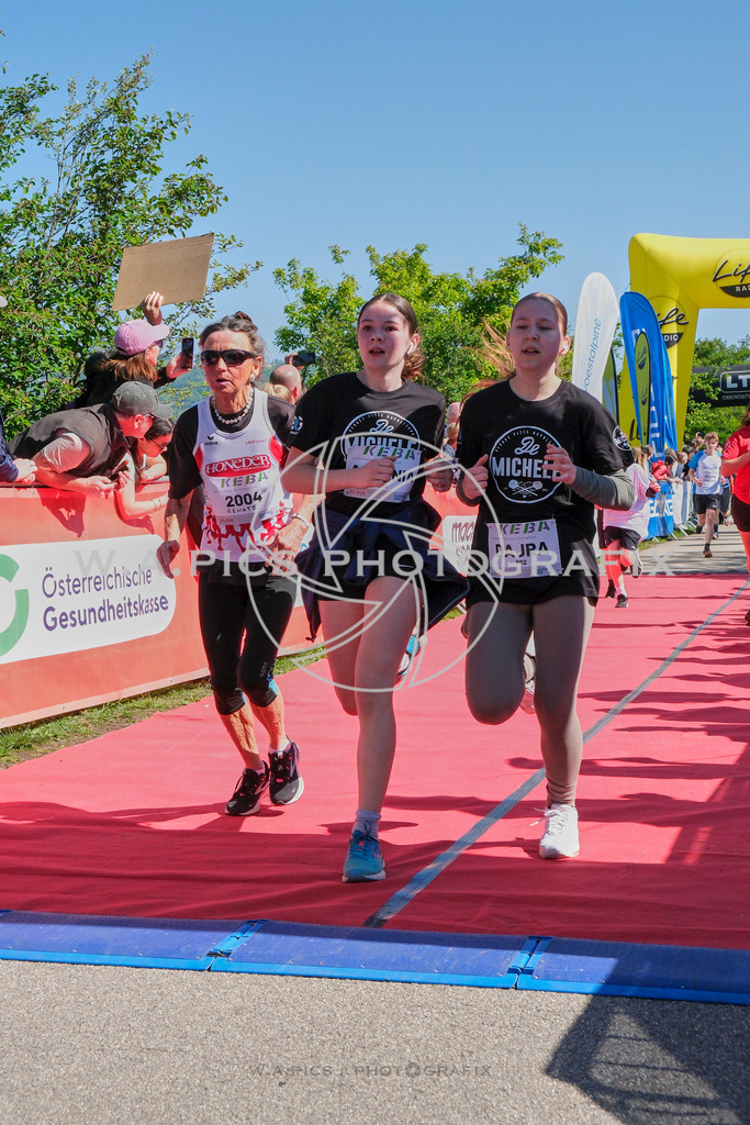 ..... | LINZ,AUSTRIA,27.April 24, Int. 3 Brückenlauf Linz  , Image shows: Photo: WAPICS / Michael ring