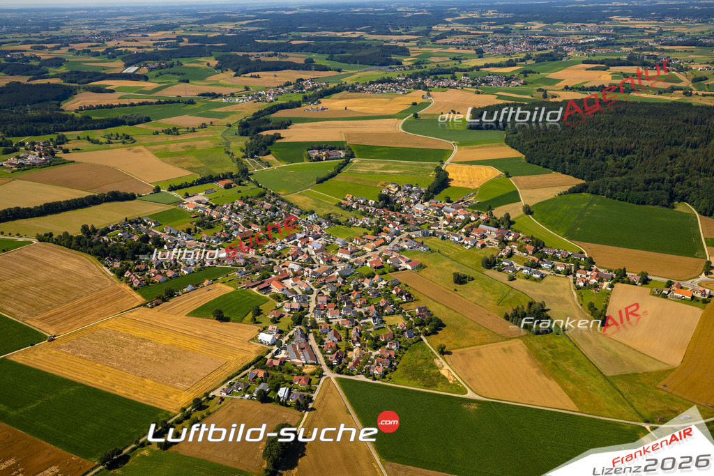 Das Luftbild zeigt : Rinnenthal Friedberg - Die Luftaufnahme wurde 2024 vom UL-Flugzeug aus erstellt ( keine Drohne ) - Hochauflösende Luftaufnahme - Für grossformatige Ausdrucke geeignet. Die Geschenkidee !Mit Lizenz und Bildrechte bestellbar