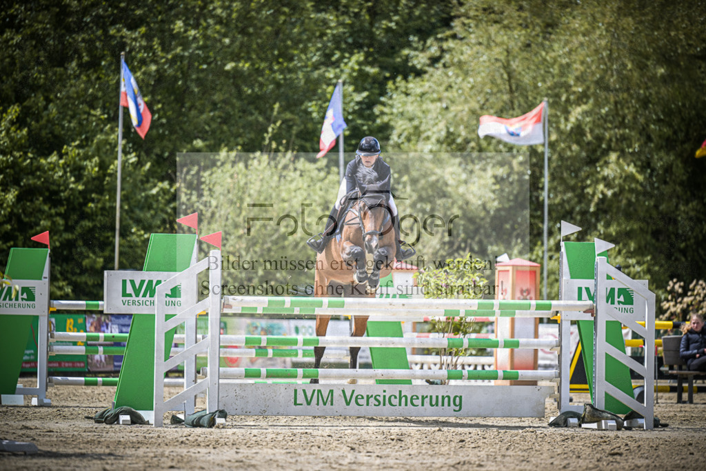 DOS_5629 | Entdecke hochwertige Reitturnierfotos von Foto Oger. Professionell, emotional und authentisch – jetzt Lieblingsmomente im Shop bestellen.Deutschlandweite Turnierfotografie. - Realisiert mit Pictrs.com