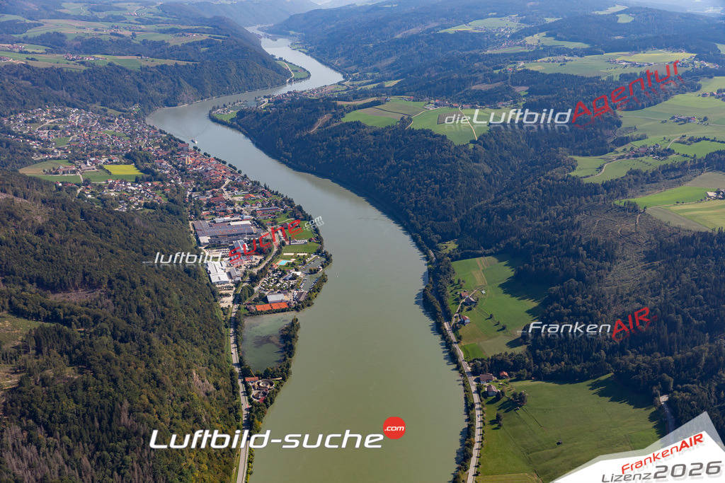 Das Luftbild der Stadt Obernzell wurde 2020 vom Flugzeug heraus erstellt (keine Drohne) Aufnahmehöhe ca.400 Meter- hohe Auflösung und Qualität garantiert!