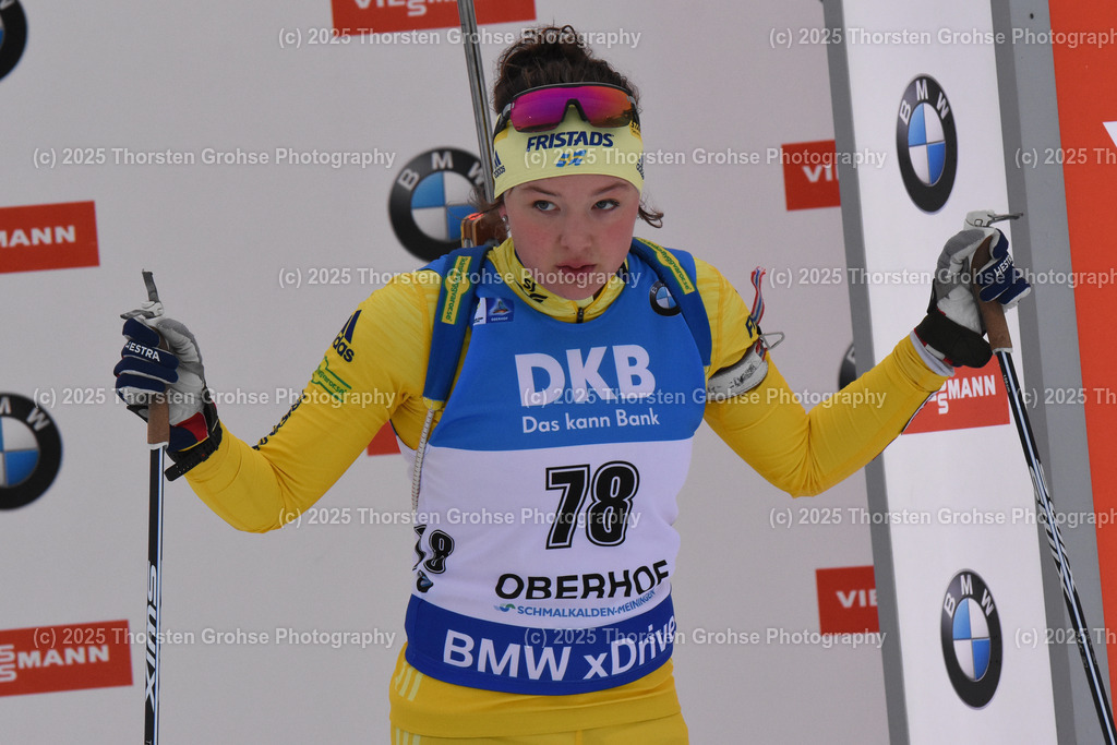IBU WC Biathlon Oberhof 2018 | PERSSON Linn (SWE) beim Start; IBU WC Biathlon Oberhof 2018, 7.5 km Sprint Frauen am 04.01.2018 in der DKB Ski Arena in Oberhof, (Deutschland) - Realisiert mit Pictrs.com