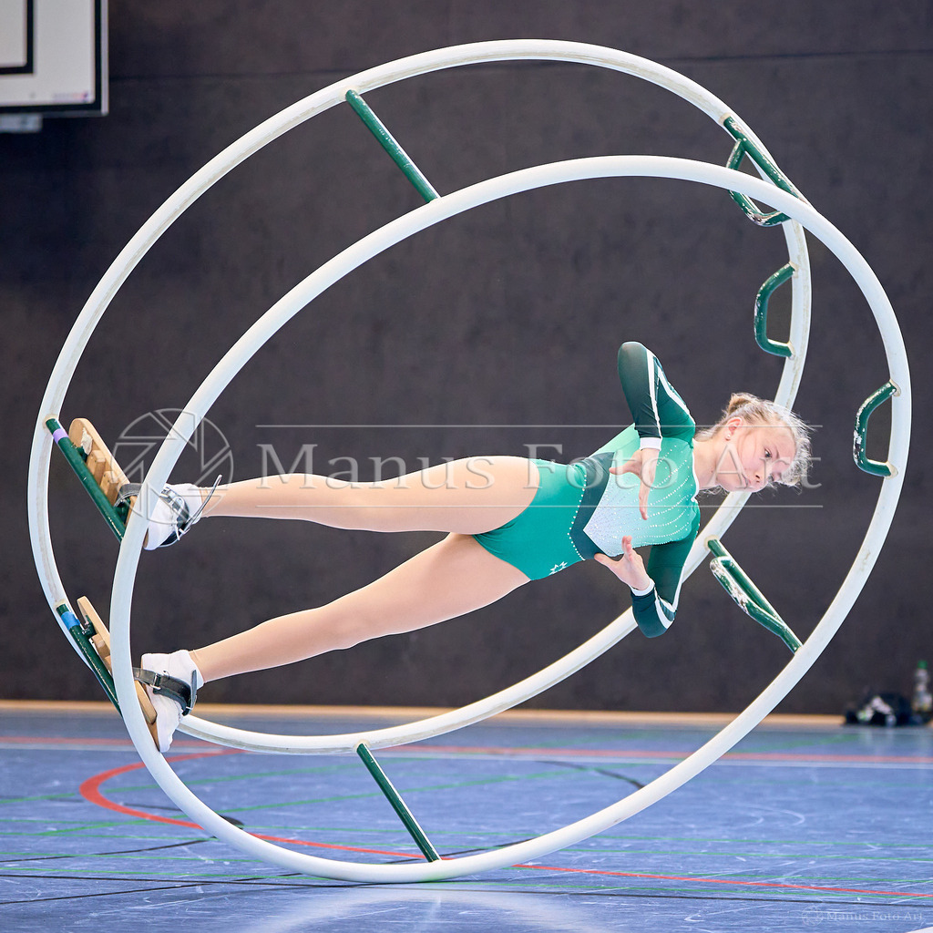 C-DSC03649 | Professionelle Sportfotografie in Hamburg, Schleswig-Holstein und Niedersachsen – spezialisiert auf Rhönrad, Geräteturnen, Leistungsturnen und rhythmische Sportgymnastik. Bundesweite Begleitung von Rhönrad-Events. Jetzt Sport-Fotos - Realisiert mit Pictrs.com