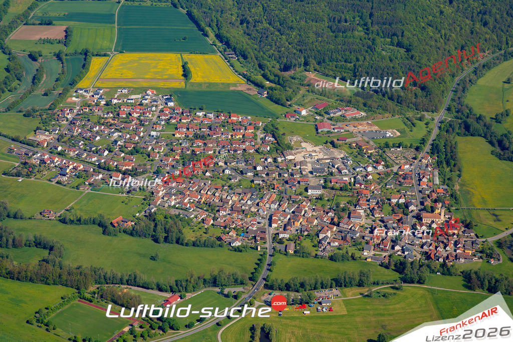 Das Luftbild zeigt : Steinach Bad Bocklet - Die Luftaufnahme wurde 2024 vom UL-Flugzeug aus erstellt ( keine Drohne ) - Hochauflösende Luftaufnahme - Für grossformatige Ausdrucke geeignet. Die Geschenkidee !Mit Lizenz und Bildrechte bestellbar