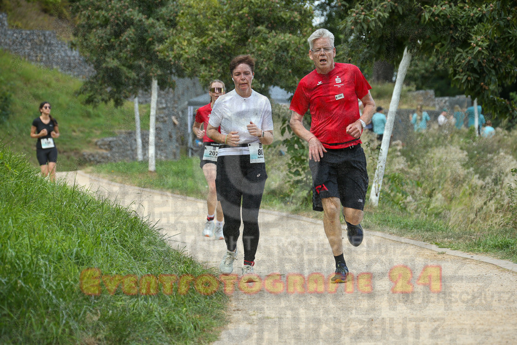 250824_1300_EX1_1153 | Sportfotografie im Rhein-Sieg Kreis, Köln, Bonn, NRW, Rheinland Pfalz, Hessen, etc. Unser Tätigkeitsfeld umfasst den Laufsport vom Volkslauf über den Marathon, Duathlon, Triathon bis zum Ultralauf wie Kölnpfad Ultra oder Schindertrail.
