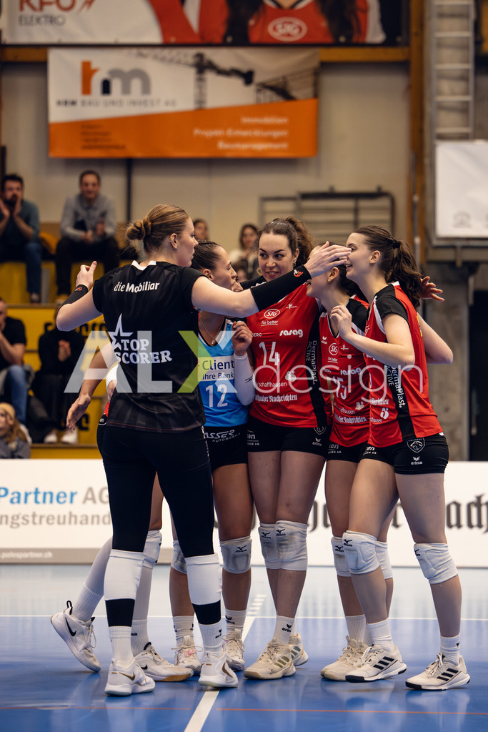 Volleyball I Frauen I Saison 2025-2026 I Volleyball NLA | Women I Round 14 I VC Kanti Schaffhausen - NLZ Volleyball Academy Zürich I 16.01.2026 | VC Kanti Schaffhausen - Spielerinnenkreis - Realisiert mit Pictrs.com