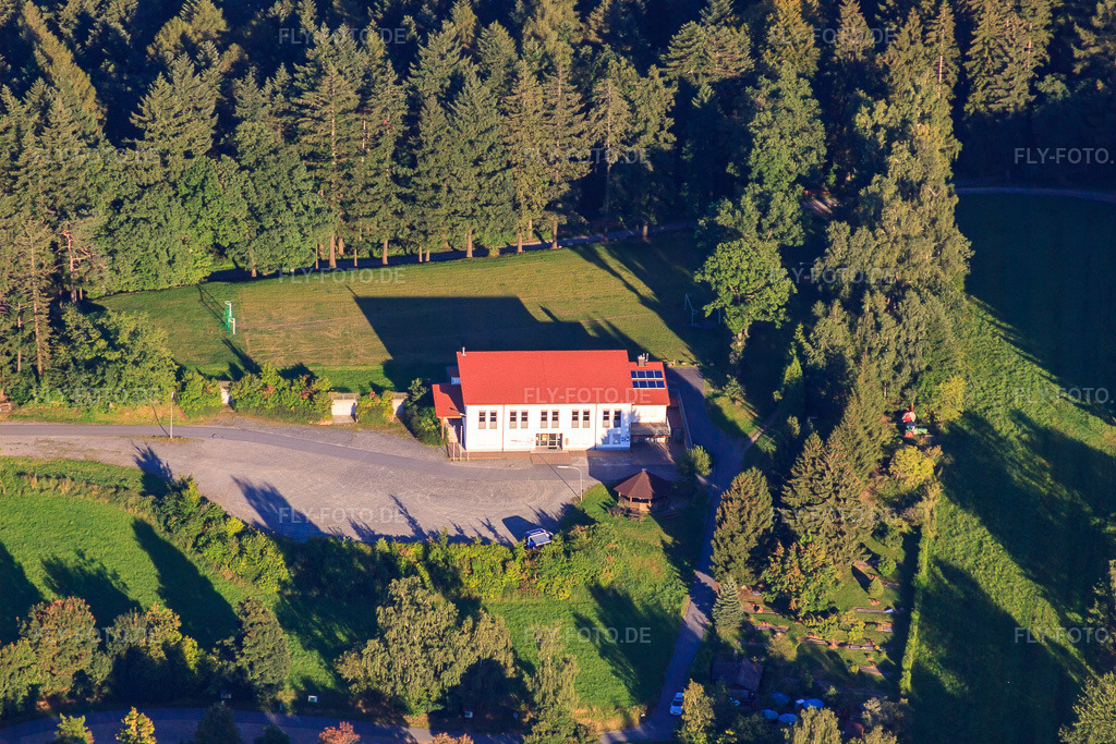 Luftbild: Bürgerhaus Siedelsbrunn im Ortsteil Siedelsbrunn in Wald-Michelbach im Bundesland Hessen in Deutschland. Foto: IMG_51992.jpg vom 18.08.2012 durch Werner Riehm/FLY-FOTO.de
