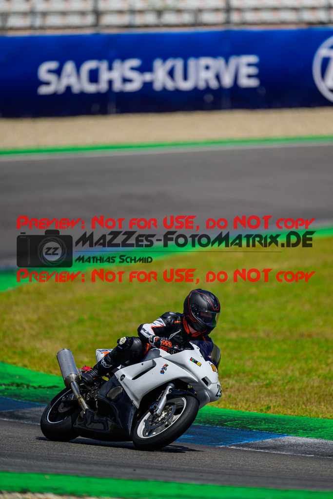 MaZZes_FotoMatrix_240615_6007705_2957 | GELB