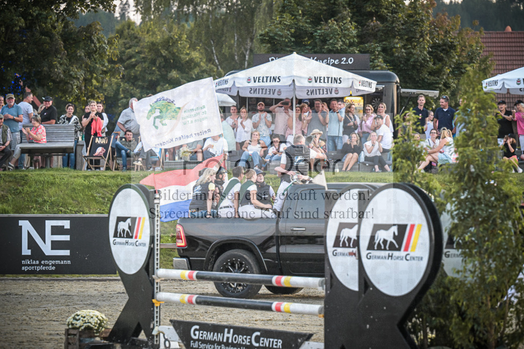 DOS_0299 | Entdecke hochwertige Reitturnierfotos von Foto Oger. Professionell, emotional und authentisch – jetzt Lieblingsmomente im Shop bestellen.Deutschlandweite Turnierfotografie. - Realisiert mit Pictrs.com