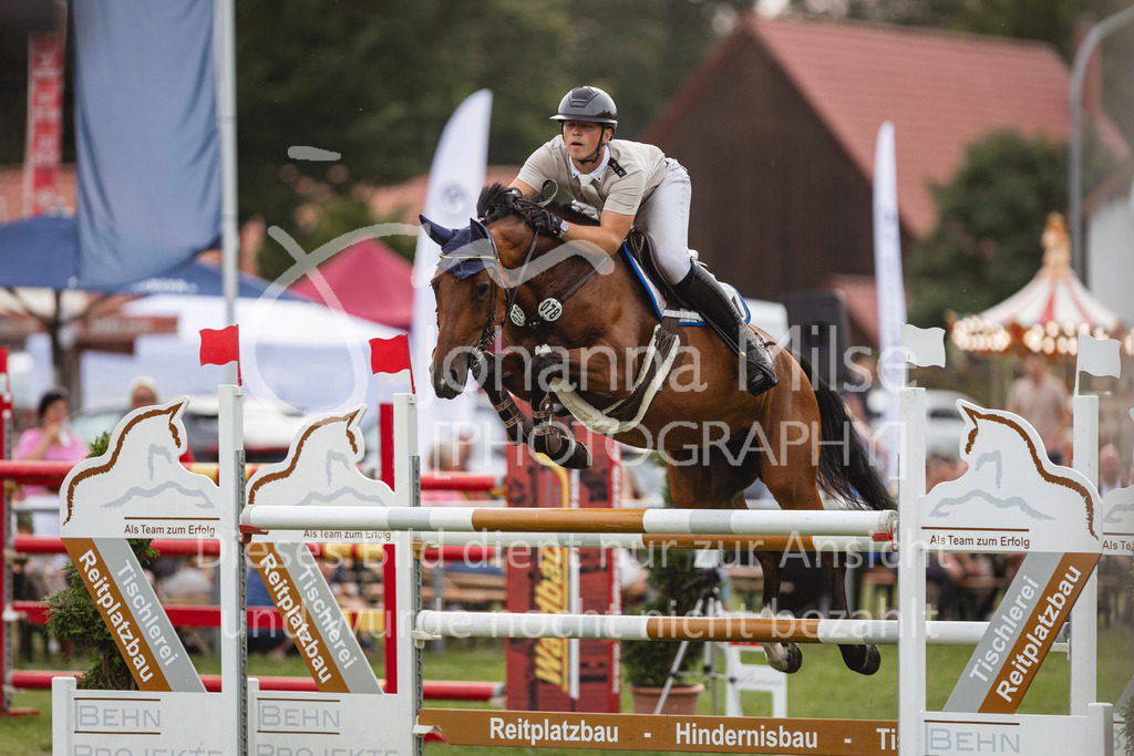 240719_LC_Youngster-S-620 | Deine schönsten Turniermomente als professionelle Fotos! Entdecke hochwertige Pferdesport-Fotografie im Online-Shop. Jetzt Fotos finden & bestellen!