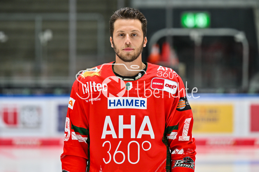 Augsburger Panther 2025/26 | im Bild Riley DAMIANI (Augsburger Panther #19) / Einzelfoto / Freisteller / Media Day Augsburger Panther: Curt-Frenzel Stadion am 06.08.2025