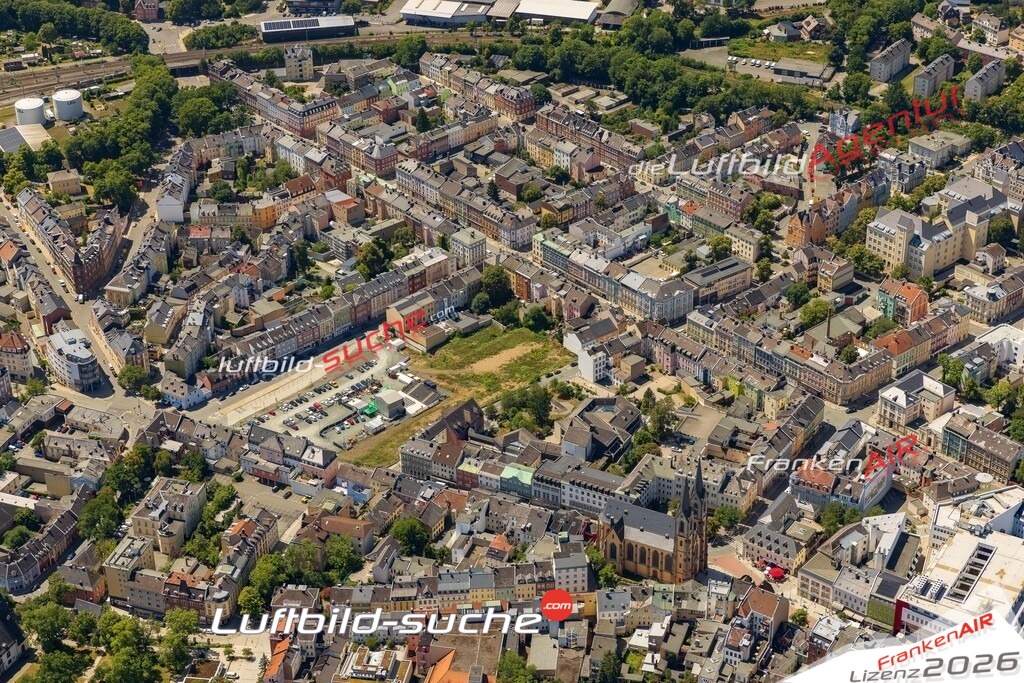 Geschenkidee Schillerstrasse bei Hof -Die Luftbildaufnahme wurde 2025 vom UL-Flugzeug heraus erstellt ( keine Drohne ) - Hochauflösende Luftaufnahme -Nicht vergleichbar mit Google Maps oder Satelittenbilder- Die Geschenkidee !Mit Lizenz und Bildrechte bestellbar