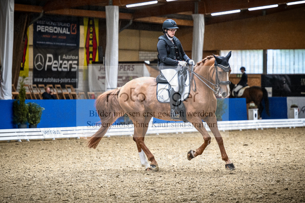 DOS_3673 | Entdecke hochwertige Reitturnierfotos von Foto Oger. Professionell, emotional und authentisch – jetzt Lieblingsmomente im Shop bestellen.Deutschlandweite Turnierfotografie. - Realisiert mit Pictrs.com