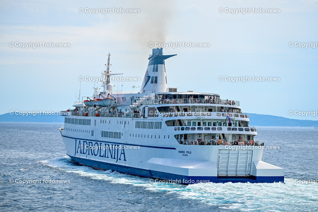 Kroatien_ Split_ 13.07.2025-41 | 13.07.2025, Kroatien, HRV, Split, Hafen, im Bild Trajekti, Jadrolinija, Faehre, Faehrhafen, Ferry Port, Schiff, Meer, Hafen, Tourismus