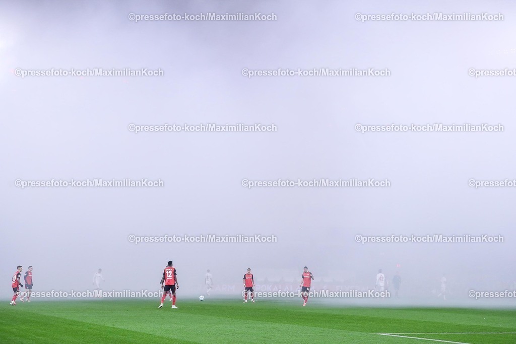 DFB05022502187 | 05.02.2025, Fußball, DFB-Pokal Viertelfinale, Bayer 04 Leverkusen - 1.FC Köln, BayArena, Saison 2024 2025: Dichter Nebel Rauch im Stadion nach dem Einsatz von PyrotechnikDFB regulations prohibit any use of photographs as image sequences and or quasi-video.