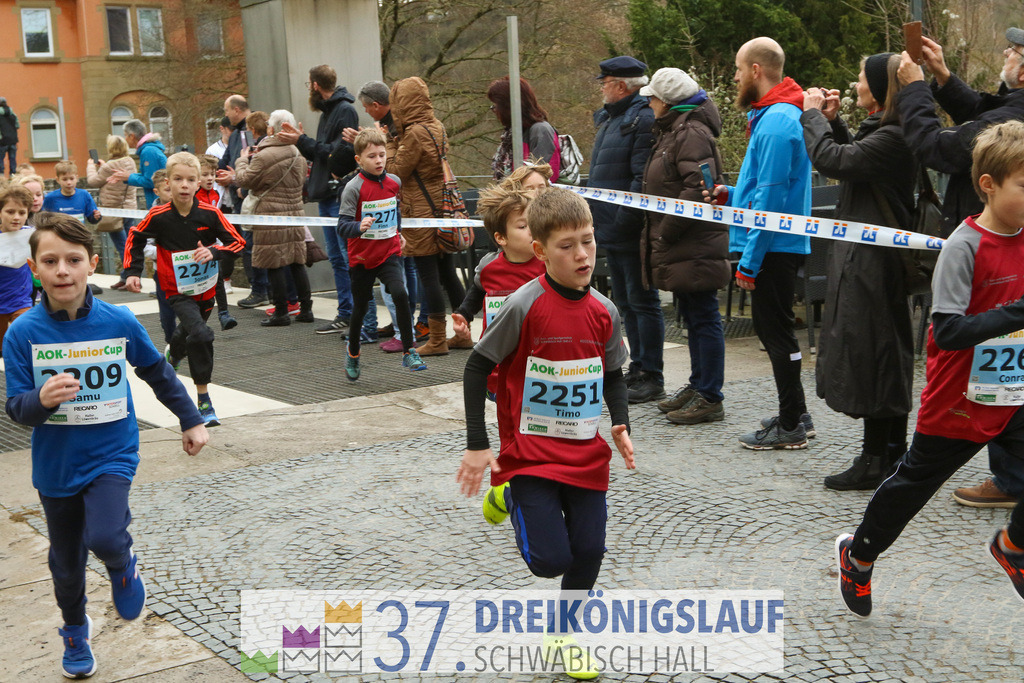 AOK JuniorCup 400m | 3Koenigslauf 2023 - Realisiert mit Pictrs.com