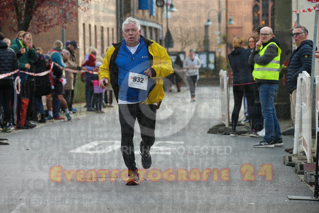 221127_1100_EX1_1527 | Sportfotografie im Rhein-Sieg Kreis, Köln, Bonn, NRW, Rheinland Pfalz, Hessen, etc. Unser Tätigkeitsfeld umfasst den Laufsport vom Volkslauf über den Marathon, Duathlon, Triathon bis zum Ultralauf wie Kölnpfad Ultra oder Schindertrail.