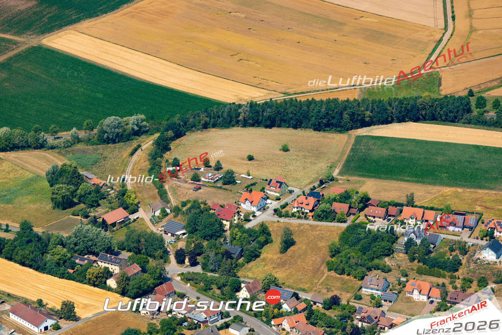 Das Luftbild zeigt :  Trappstadt - Die Luftaufnahme wurde 2023 vom UL-Flugzeug aus erstellt ( keine Drohne ) - Hochauflösende Luftaufnahme - Für grossformatige Ausdrucke geeignet. Die Geschenkidee !Mit Lizenz und Bildrechte bestellbar