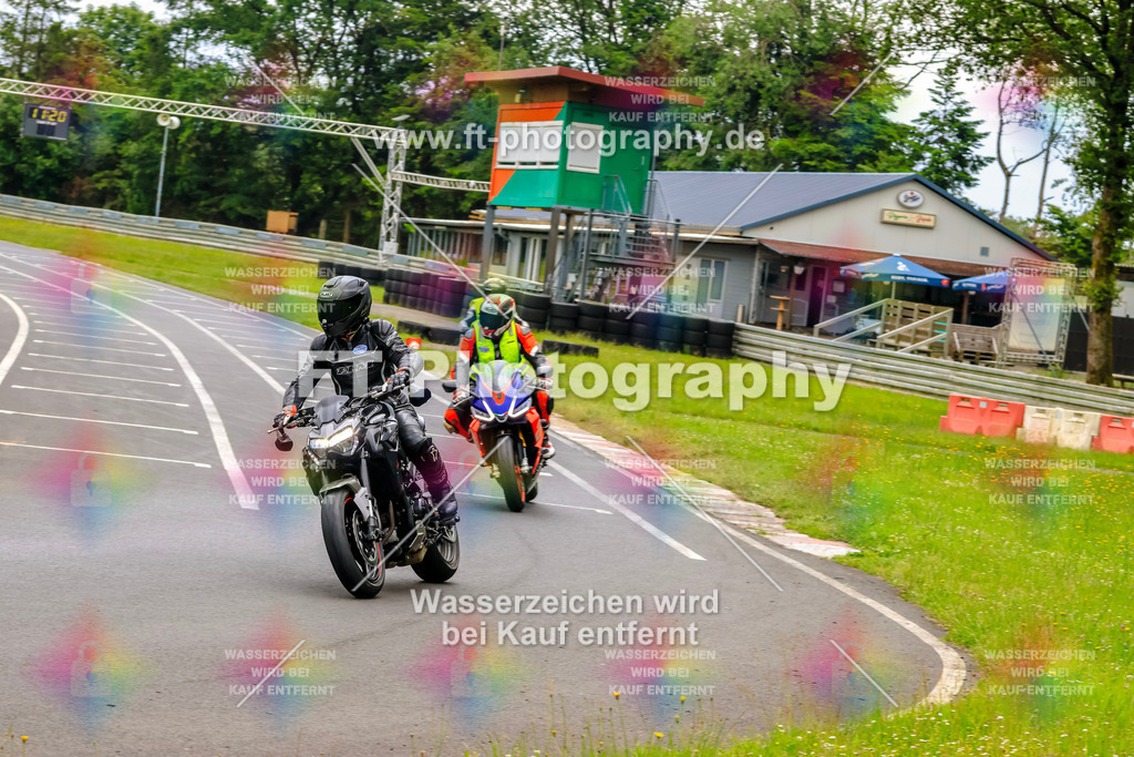 VBK-7859 | Hier findet Ihr Bilder von Touristenfahrten auf der Nürburgring Nordschleife oder von anderen Veranstaltungen die ich besucht habe. Viel Spass beim Durch Schauen 