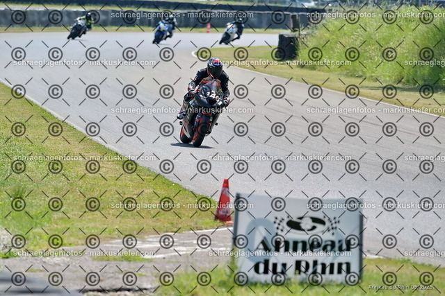 26BT02-1395 | markuskiefer.com - Realisiert mit Pictrs.com