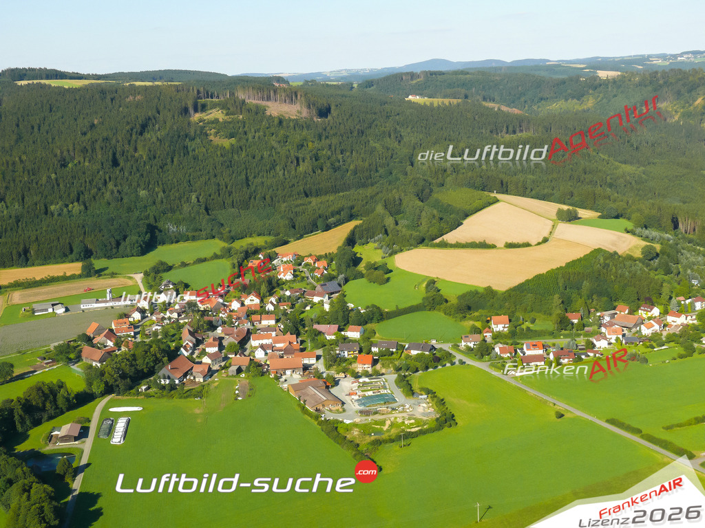Die Luftaufnahme Losau - Rugendorf wurde vom UL-Flugzeug (keine Drohne) aus fotografiert.Hohe Druck- Auflösung-die Geschenkidee!