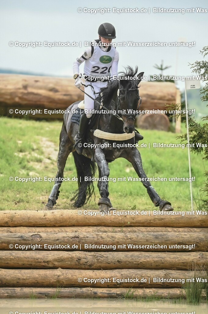 20230513_CCI2_Section2_Gelände_0254 | equistock