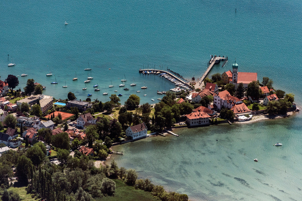 dr__0019104.jpg | WASSERBURG (BODENSEE) 04.07.2017 Ortskern am Uferbereich des Bodensee in Wasserburg (Bodensee) im Bundesland Bayern, Deutschland. // Village on the banks of the area Lake Constance in Wasserburg (Bodensee) in the state Bavaria, Germany. Foto: Daniel Reiter