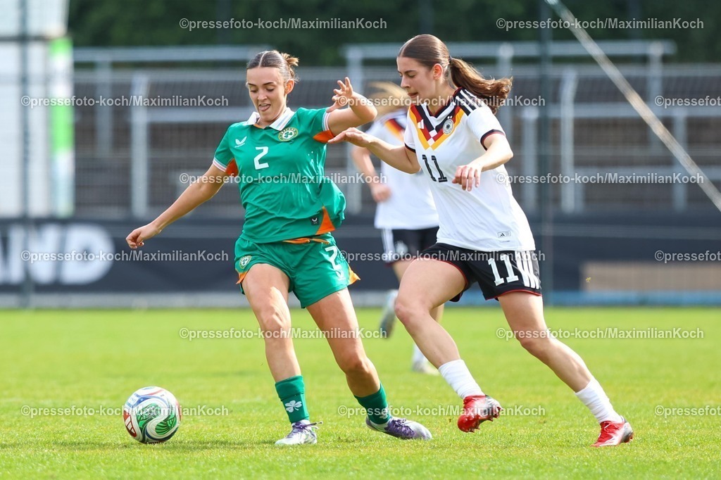 xKWIx10042601033 | 2026.04.10, xkwix, Fußball, UEFA Women's UNDER 19 Championship qualification, Republic of Ireland - Germany, Uhlenkrugstadion, Runde 2 1.Spieltag, Saison 2025 / 2026: Leni Eggert (Deutschland U19 Frauen #11) im Zweikampf gegen Sophia Leonard (Irland U19 Frauen #2) DFB regulations prohibit any use of photographs as image sequences and or quasi-video. Photo: xKamilxWilkowskixPressefotoKochx