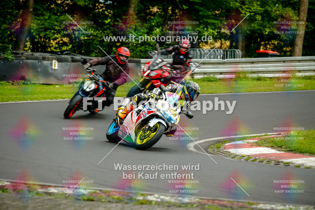 VBK-4254 | Hier findet Ihr Bilder von Touristenfahrten auf der Nürburgring Nordschleife oder von anderen Veranstaltungen die ich besucht habe. Viel Spass beim Durch Schauen 