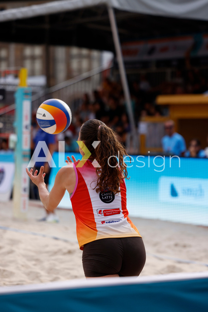Obi BeachTour 2026 - Basel | BASEL, SWITZERLAND - JULY 18: ANNA LUTZ (SUI) during the Obi BeachTour 2026 match between ZOBRIST / LUTZ (SUI) and FLÜCKIGER / DEMIERRE (SUI) at Barfüsserplatz on July 18, 2026 in Basel, Switzerland. - Realisiert mit Pictrs.com